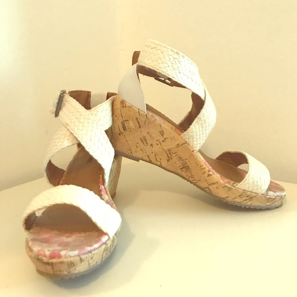 Girls sandal wedges